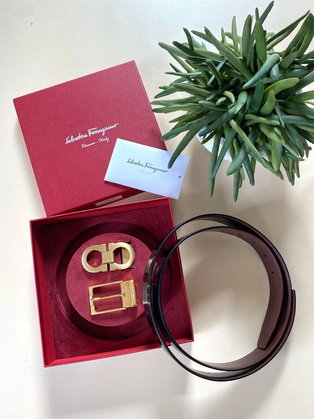 SALVATORE FERRAGAMO - Reversible Leather Belt with Interchangeable Gold Buckles